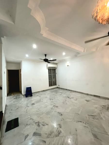 2-storey Terraced House for Sale in Bandar Kinrara (Selangor) - Grace Tan - Living Room - PropertyGuru.com.my