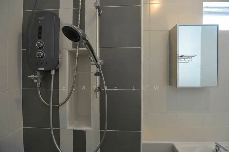 Servis Apartment untuk Disewa di D'Ambience Residences (Pangsapuri Ikatan Flora) - Elayne Low - Bathroom - PropertyGuru.com.my