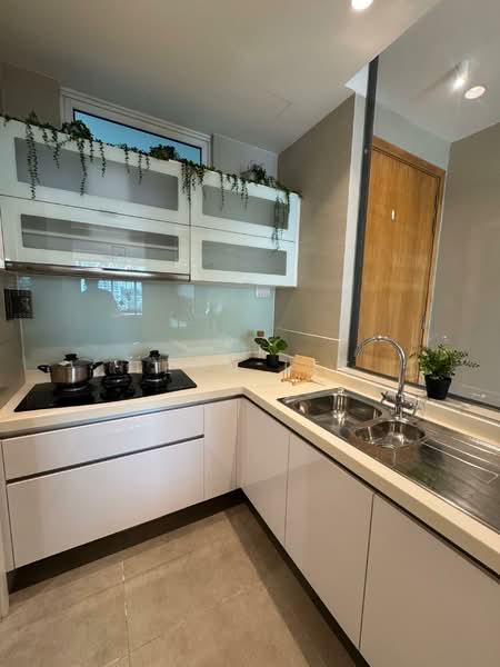 Kondominium untuk Dijual di Brunsfield EmbassyView - Leon Lee - Kitchen - PropertyGuru.com.my