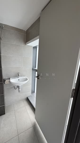 Servis Apartment untuk Disewa di Pinnacle Petaling Jaya - Johann Paul Gregory - Bathroom - PropertyGuru.com.my
