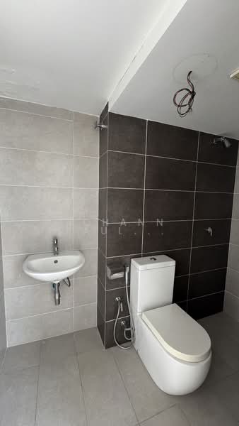 Servis Apartment untuk Disewa di Pinnacle Petaling Jaya - Johann Paul Gregory - Bathroom - PropertyGuru.com.my
