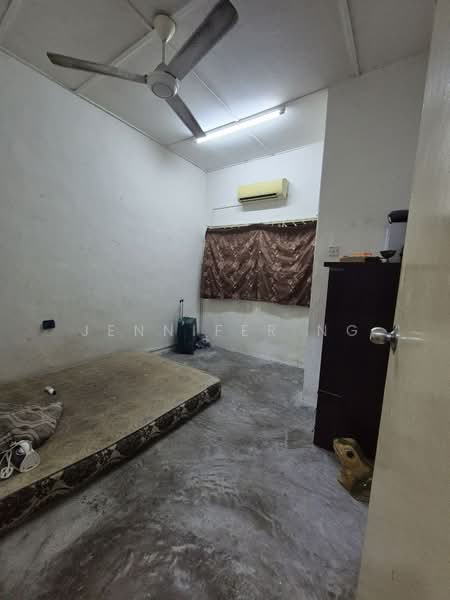 2-storey Terraced House for Sale in Taman Skudai Baru (Skudai) - Jennifer Ng - Bedroom - PropertyGuru.com.my
