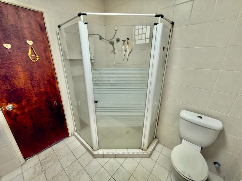 2-storey Terraced House for Sale in Kota Damansara (Selangor) - Ashraf Azwan - Bathroom - PropertyGuru.com.my