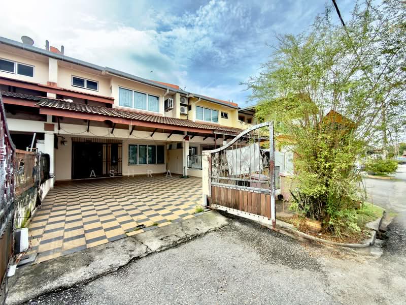 2-storey Terraced House for Sale in Kota Damansara (Selangor) - Ashraf Azwan - Exterior - PropertyGuru.com.my