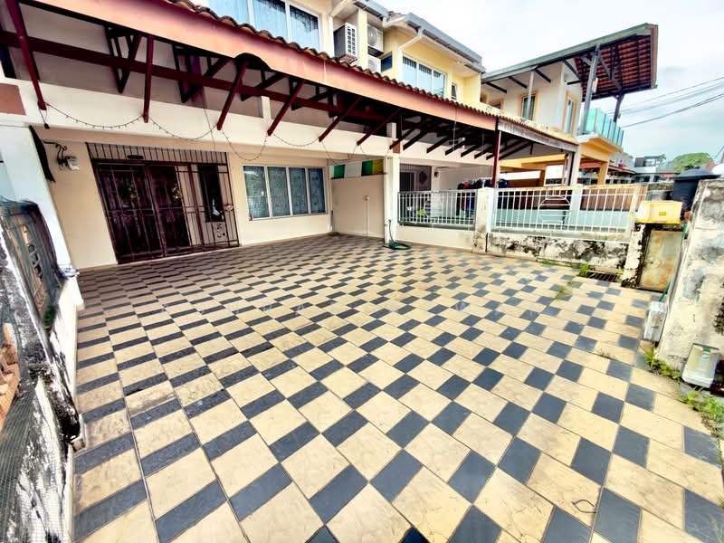 2-storey Terraced House for Sale in Kota Damansara (Selangor) - Ashraf Azwan - Exterior - PropertyGuru.com.my