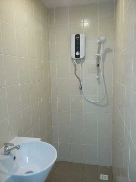 Apartment for Sale at Taman Bukit Erskine - Ted Tan - Bathroom - PropertyGuru.com.my