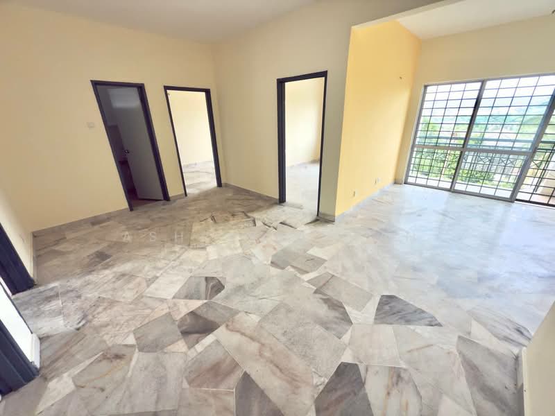 Kondominium untuk Dijual di D' Tinggian Suasana - Ashraf Azwan - Living Room - PropertyGuru.com.my