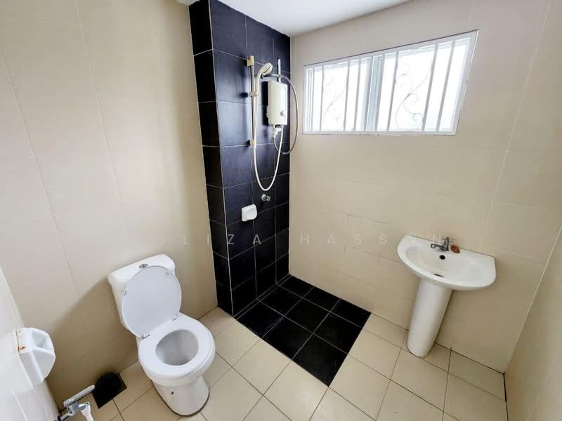 Rumah Teres 2 Tingkat untuk Dijual di Nilai (Negeri Sembilan) - Hasliza Hassan - Bathroom - PropertyGuru.com.my