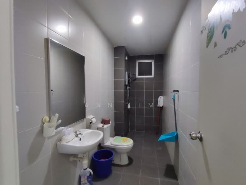 Service Residence for Sale at BSP 21 - Ann Lim - Bathroom - PropertyGuru.com.my