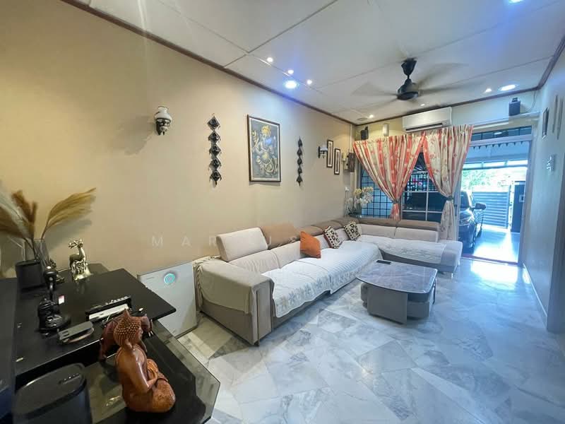 1-storey Terraced House for Sale in Puchong (Selangor) - Marcus Beh - Living Room - PropertyGuru.com.my