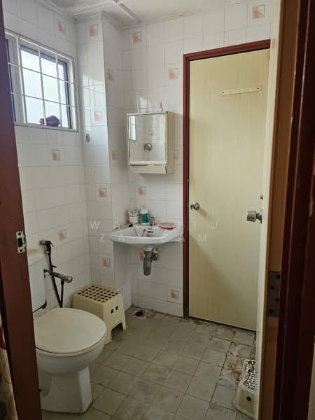 2-storey Terraced House for Sale in Taman Tun Dr Ismail (Kuala Lumpur) - Wardatu Zamzam - Bathroom - PropertyGuru.com.my