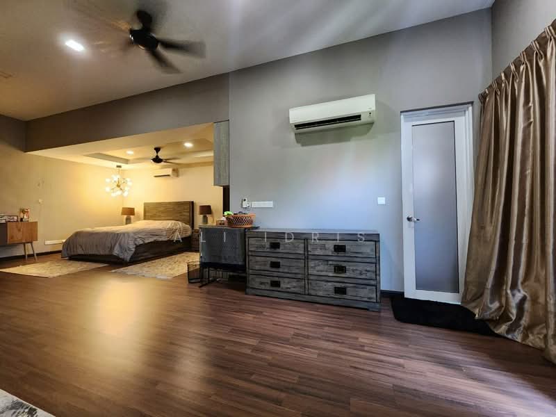 Rumah Teres 2.5 Tingkat untuk Dijual di Bukit Jelutong (Shah Alam) - Ali Idris - Bedroom - PropertyGuru.com.my