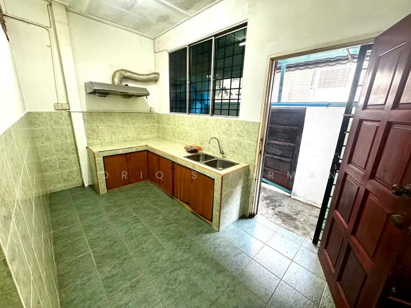 Rumah Teres 2 Tingkat untuk Dijual di Ampang (Selangor) - Thoriq Suparman - Kitchen - PropertyGuru.com.my