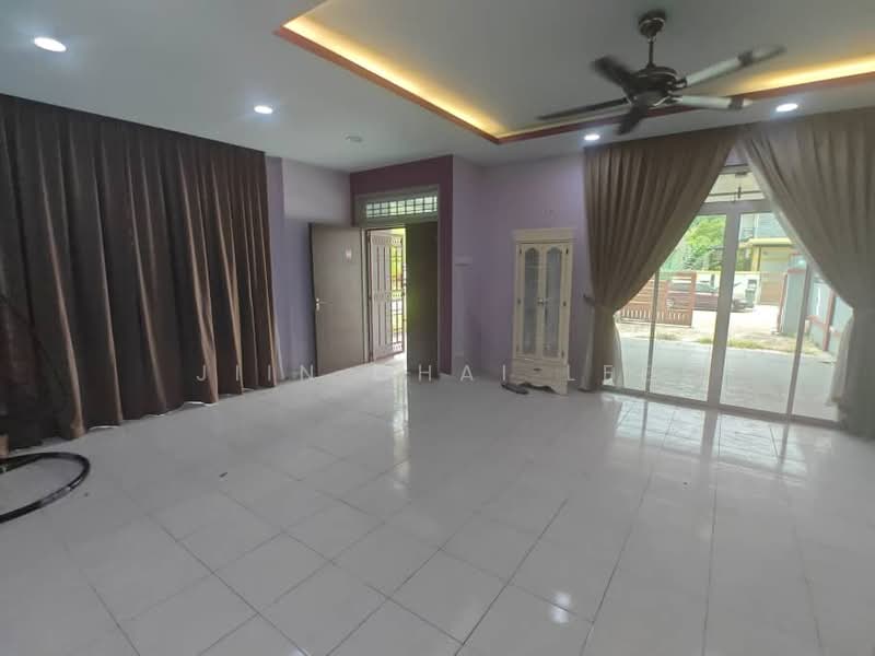 Rumah Teres 2 Tingkat untuk Dijual di Taman Mutiara Rini (Skudai) - Jiin Chai Lee - Living Room - PropertyGuru.com.my