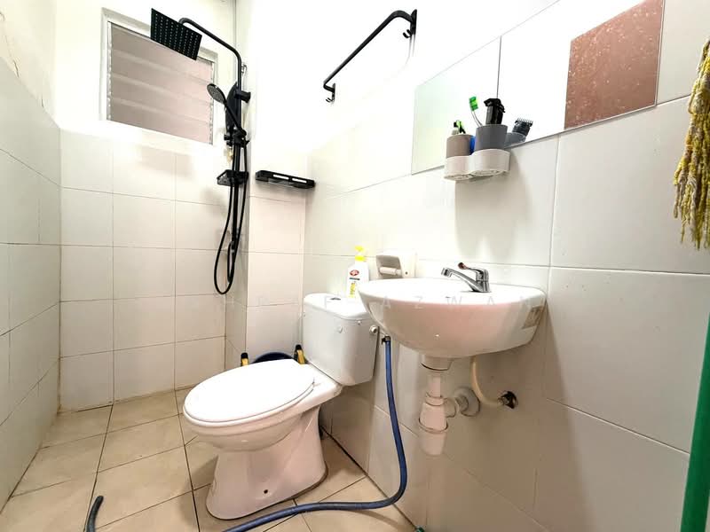 Pangsapuri untuk Dijual di Seri Warisan - Ashraf Azwan - Bathroom - PropertyGuru.com.my