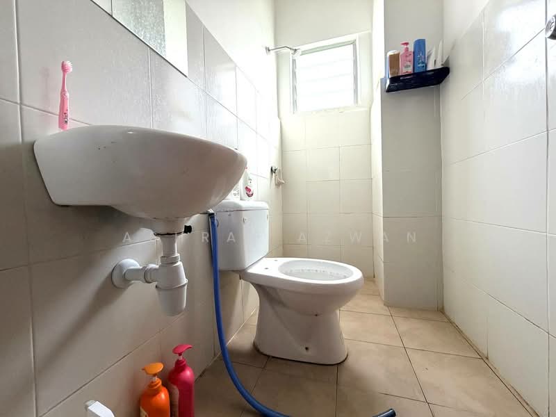 Pangsapuri untuk Dijual di Seri Warisan - Ashraf Azwan - Bathroom - PropertyGuru.com.my