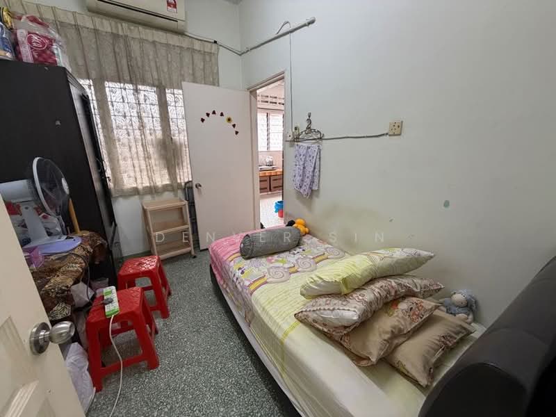 2-storey Terraced House for Sale in Taman Overseas Union (Taman Oug) (Jalan Klang Lama (Old Klang Road)) - Denver Sin - Bedroom - PropertyGuru.com.my