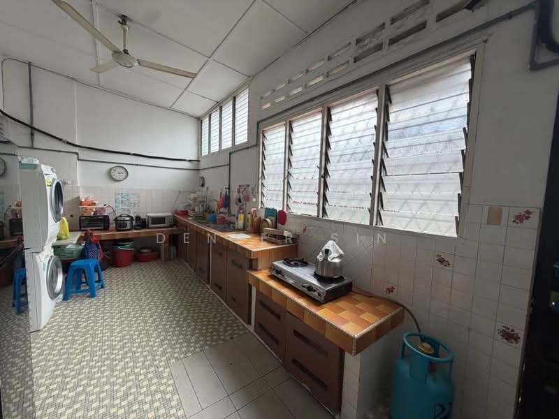 2-storey Terraced House for Sale in Taman Overseas Union (Taman Oug) (Jalan Klang Lama (Old Klang Road)) - Denver Sin - Kitchen - PropertyGuru.com.my