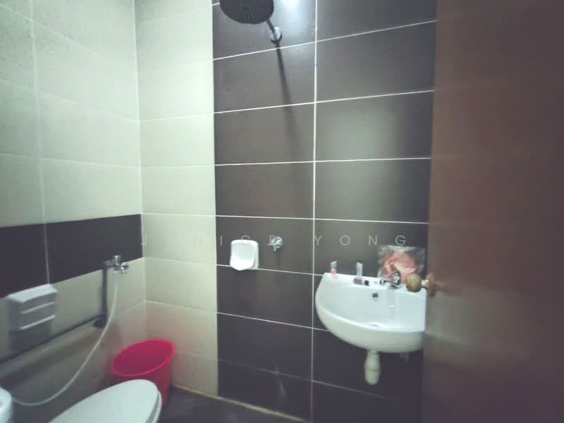 Cluster House for Sale in Taman Nusantara Prima (Gelang Patah) - Janice Yong - Bathroom - PropertyGuru.com.my