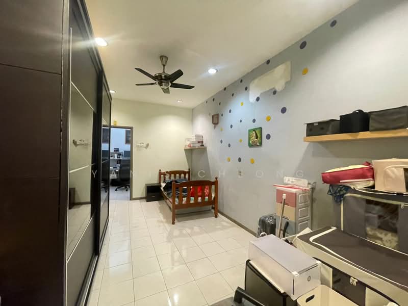 2-storey Terraced House for Sale in Taman Wangsa Permai (Kepong) - Yanis Cheong - Bedroom - PropertyGuru.com.my