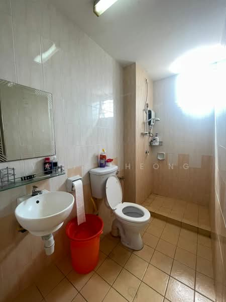 2-storey Terraced House for Sale in Taman Wangsa Permai (Kepong) - Yanis Cheong - Bathroom - PropertyGuru.com.my