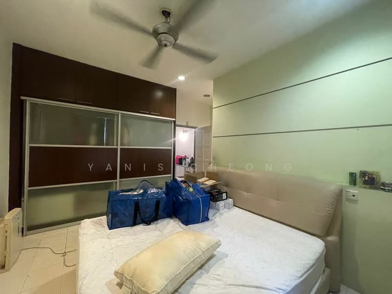 2-storey Terraced House for Sale in Taman Wangsa Permai (Kepong) - Yanis Cheong - Bedroom - PropertyGuru.com.my