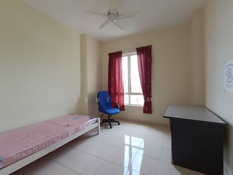 Kondominium untuk Disewa di Putra Marine Resort - Zane Tam - Bedroom - PropertyGuru.com.my
