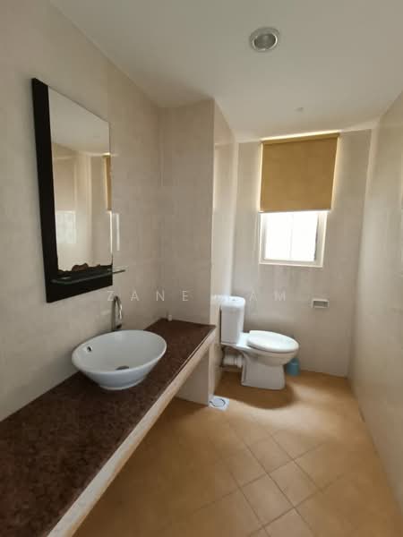 Kondominium untuk Disewa di Putra Marine Resort - Zane Tam - Bathroom - PropertyGuru.com.my