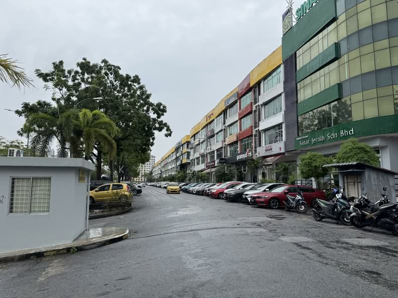 Shop for Rent in Taman Petaling Utama (Petaling Jaya) - Karen Lua - Exterior - PropertyGuru.com.my