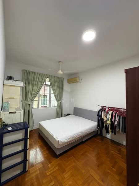 Rumah Berkembar untuk Dijual di Taman Pelangi Indah (Ulu Tiram) - Nelson Tan Poh Kiong - Bedroom - PropertyGuru.com.my