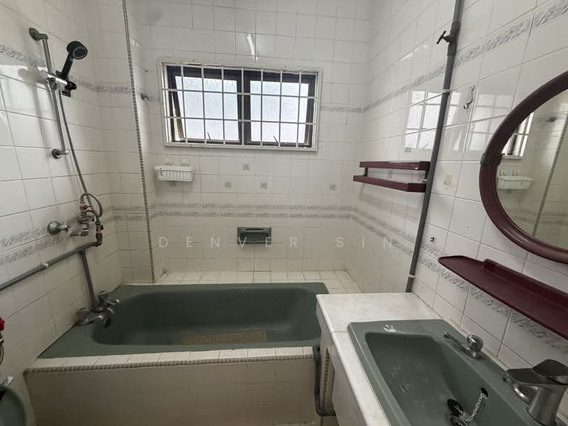 2-storey Terraced House for Sale in Taman Overseas Union (Taman Oug) (Jalan Klang Lama (Old Klang Road)) - Denver Sin - Bathroom - PropertyGuru.com.my