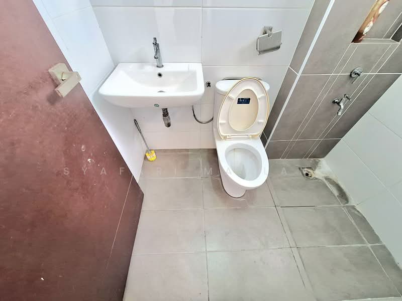 2-storey Terraced House for Sale in Alam Impian (Shah Alam) - Syafari Maulana - Bathroom - PropertyGuru.com.my