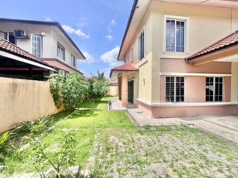 Semi-Detached House for Sale in Bandar Bukit Mahkota (Bangi) - Thoriq Suparman - Exterior - PropertyGuru.com.my