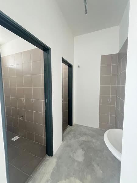 Shop for Rent in Alam Suria (Puncak Alam) - Mu'izz Halim - Bathroom - PropertyGuru.com.my
