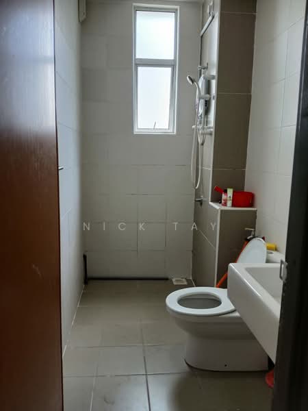 Servis Apartment untuk Disewa di SuriaMas Suites - Nick Tay - Bathroom - PropertyGuru.com.my