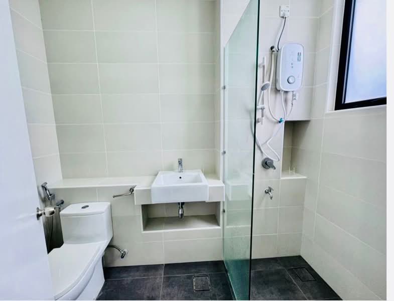 Cluster House for Sale in Taman Ekoflora (Johor Bahru) - Jackson Quah - Bathroom - PropertyGuru.com.my