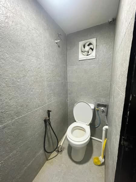 Shop / Office for Sale in Kepong (Kuala Lumpur) - Yanis Cheong - Bathroom - PropertyGuru.com.my