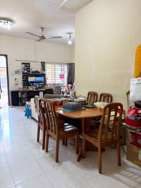 Rumah Teres 2 Tingkat untuk Dijual di Bandar Seri Alam (Masai) - Calvin Lee - Living Room - PropertyGuru.com.my