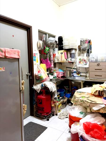 Rumah Teres 2 Tingkat untuk Dijual di Bandar Seri Alam (Masai) - Calvin Lee - Kitchen - PropertyGuru.com.my