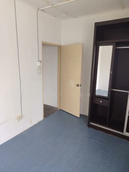 Rumah Teres 2 Tingkat untuk Dijual di Taman Mawar (Ampang) - Zamani Ishak - Bedroom - PropertyGuru.com.my