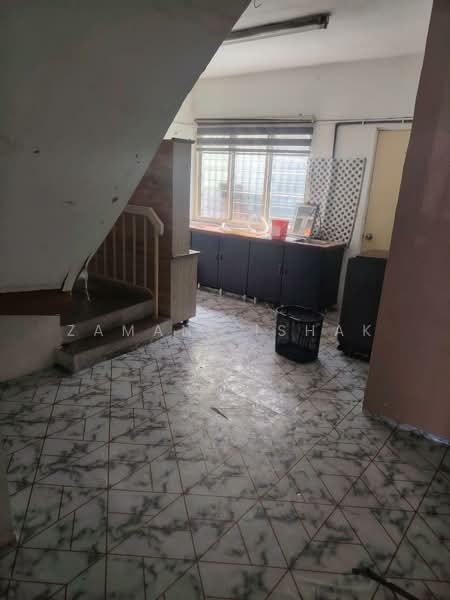 Rumah Teres 2 Tingkat untuk Dijual di Taman Mawar (Ampang) - Zamani Ishak - Interior - PropertyGuru.com.my
