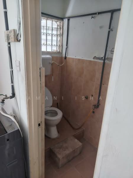 Rumah Teres 2 Tingkat untuk Dijual di Taman Mawar (Ampang) - Zamani Ishak - Bathroom - PropertyGuru.com.my
