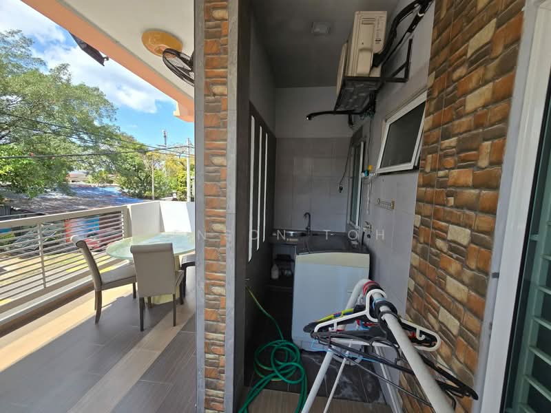 Rumah Teres 2 Tingkat untuk Dijual di Kepong Baru (Kepong) - Jenson Toh - Balcony - PropertyGuru.com.my