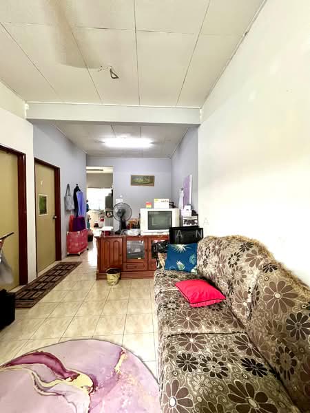 Terraced House for Sale in Semenyih (Selangor) - Hasliza Hassan - Living Room - PropertyGuru.com.my