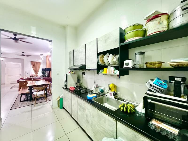 2-storey Terraced House for Sale in Semenyih (Selangor) - Fazie Noor - Kitchen - PropertyGuru.com.my
