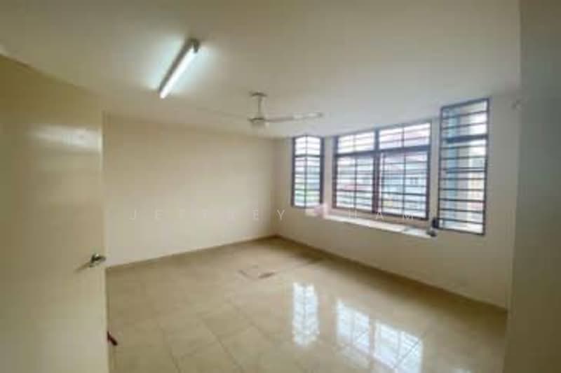 Untuk Disewa - Laman Rimbunan