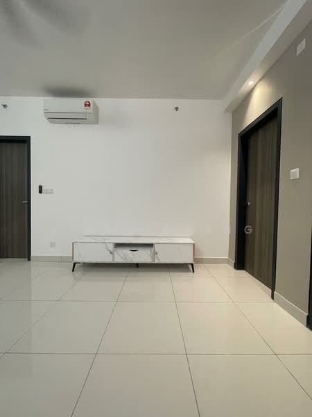 Servis Apartment untuk Dijual di Lakeview Suites @ Edumetro - Jimmy Chang - Living Room - PropertyGuru.com.my