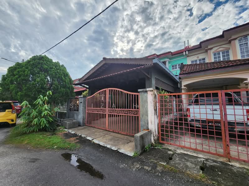 2-storey Terraced House for Sale in Klang (Selangor) - Hasliza Hassan - Exterior - PropertyGuru.com.my
