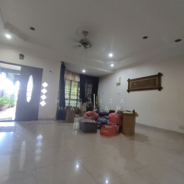 2-storey Terraced House for Sale in Klang (Selangor) - Hasliza Hassan - Living Room - PropertyGuru.com.my