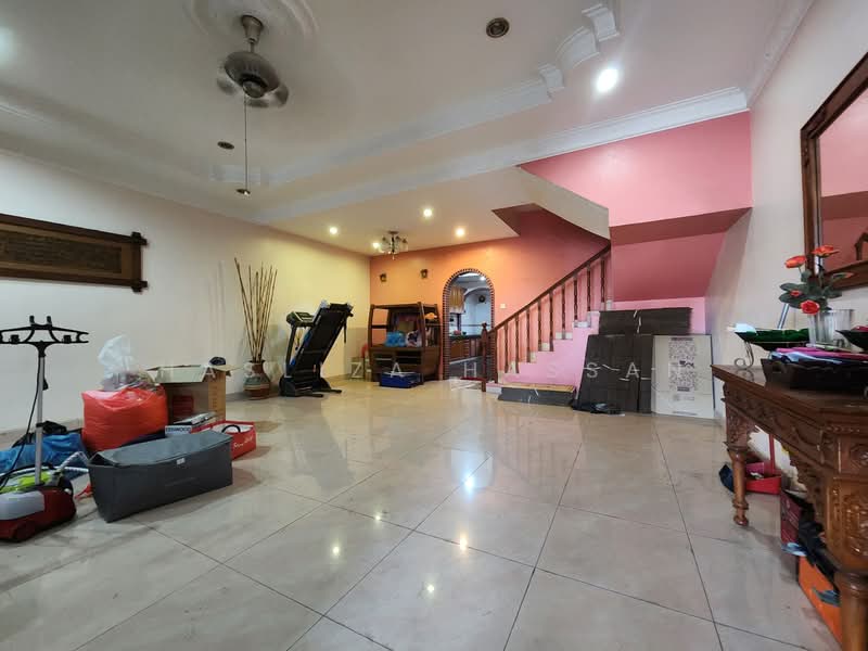2-storey Terraced House for Sale in Klang (Selangor) - Hasliza Hassan - Living Room - PropertyGuru.com.my